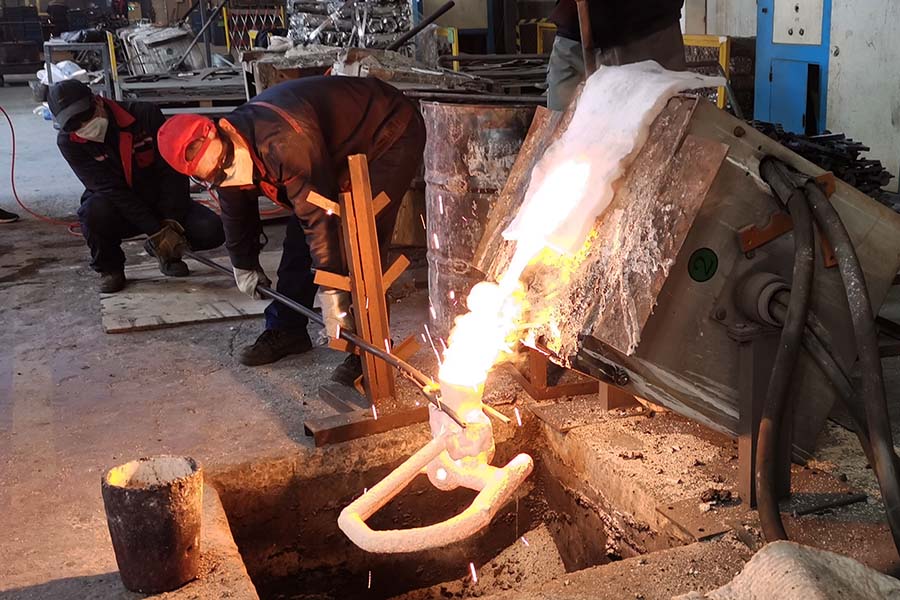 cast pouring during lost wax casting